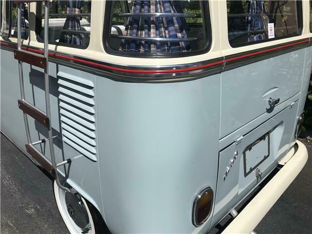 Volkswagen Bus/Vanagon 1969 image number 22