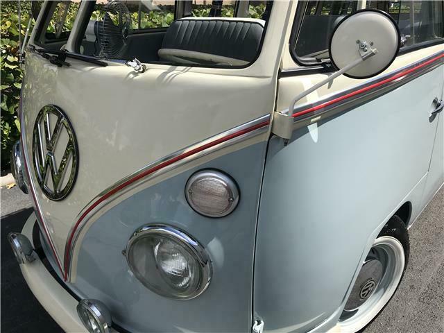 Volkswagen Bus/Vanagon 1969 image number 2