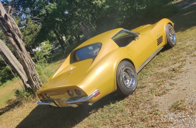 Chevrolet Corvette 1972 image number 20