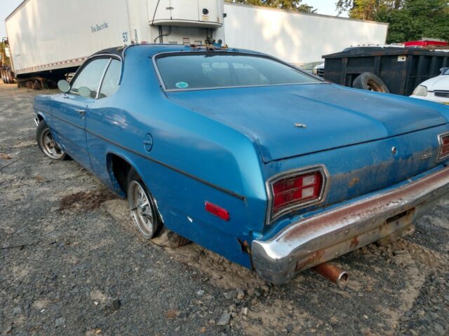 Plymouth Duster 1974 image number 18