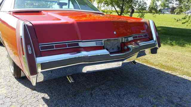 Oldsmobile Toronado 1975 image number 18