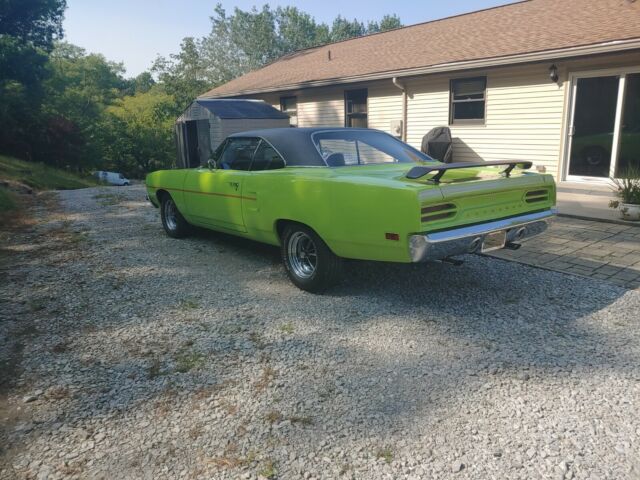 Plymouth Road Runner 1970 image number 23