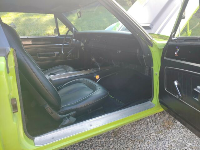 Plymouth Road Runner 1970 image number 36