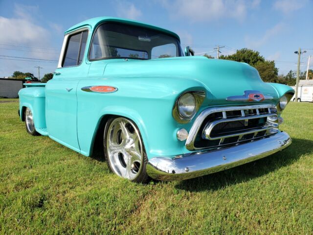 Chevrolet Pickup 1957 image number 10