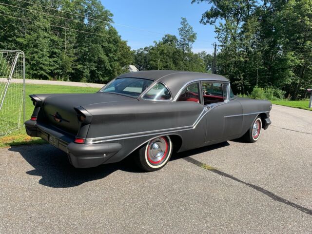 Oldsmobile Eighty-Eight 1957 image number 23