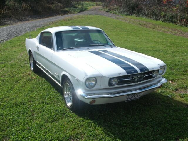 Ford Mustang 1965 image number 0