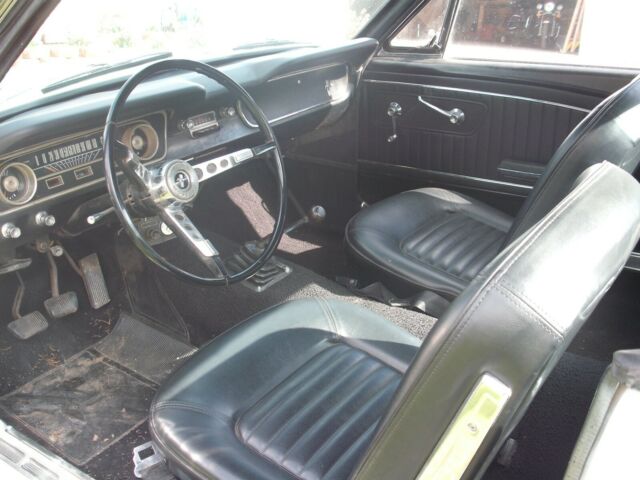 Ford Mustang 1965 image number 2