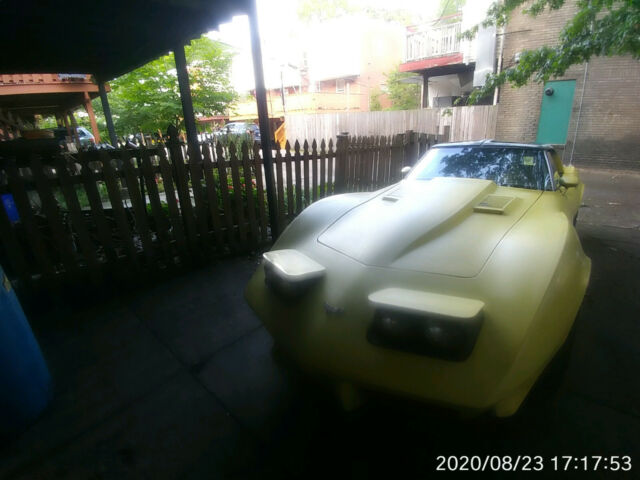 Chevrolet Corvette 1977 image number 2