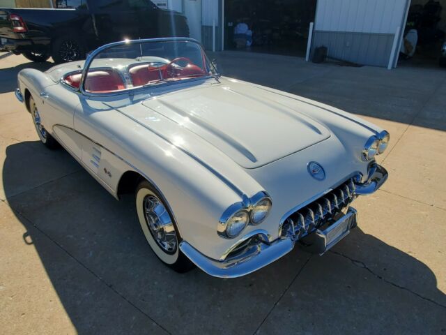 Chevrolet Corvette 1959 image number 10