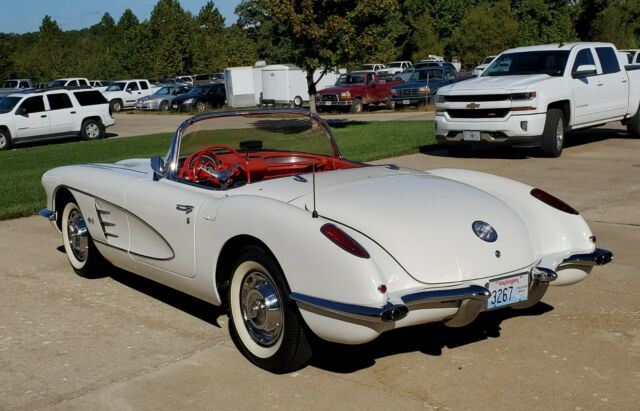 Chevrolet Corvette 1959 image number 13