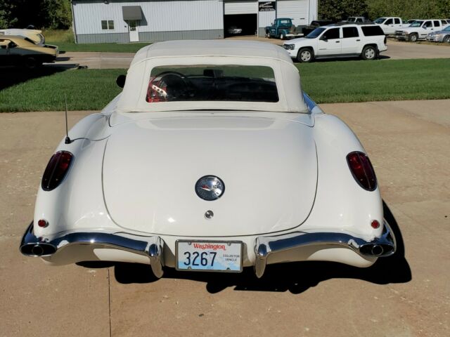 Chevrolet Corvette 1959 image number 29