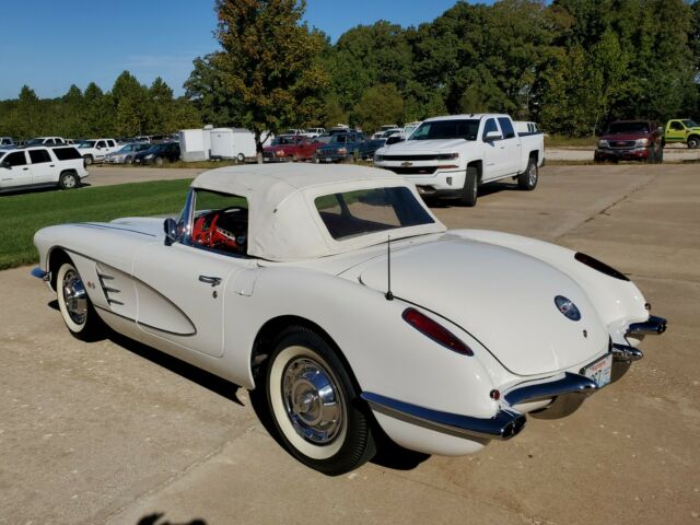 Chevrolet Corvette 1959 image number 30