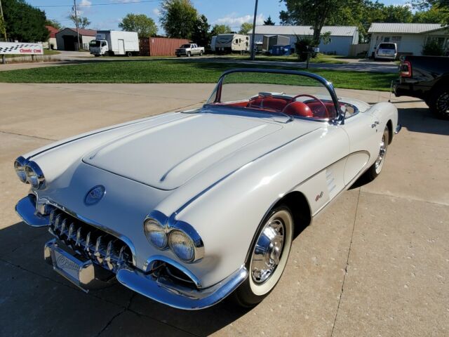 Chevrolet Corvette 1959 image number 32