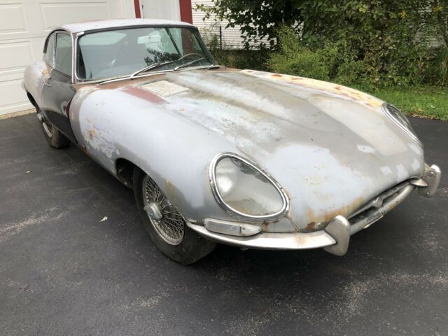 Jaguar E-Type XK-E 1965 image number 30