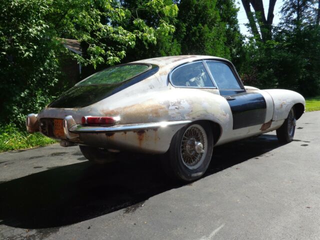 Jaguar E-Type XK-E 1965 image number 5