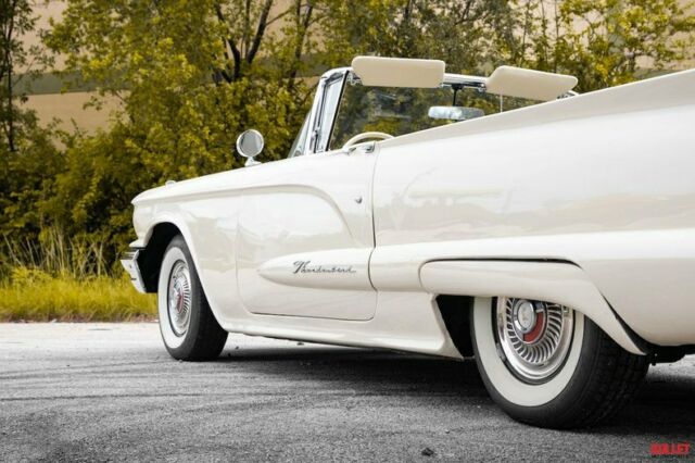 Ford Thunderbird 1960 image number 20