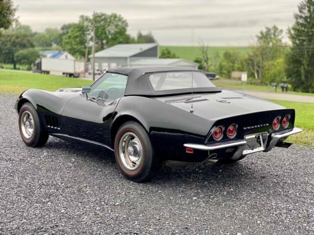 Chevrolet Corvette 1968 image number 11