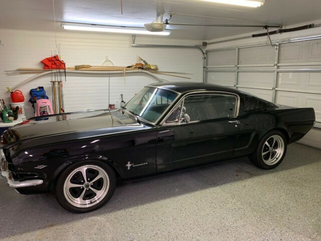 Ford Mustang 1965 image number 24