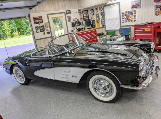 Chevrolet Corvette 1958 image number 25