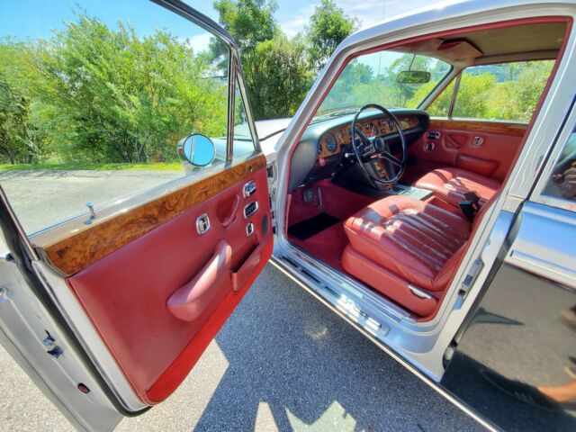 Rolls-Royce Silver Shadow 1972 image number 13