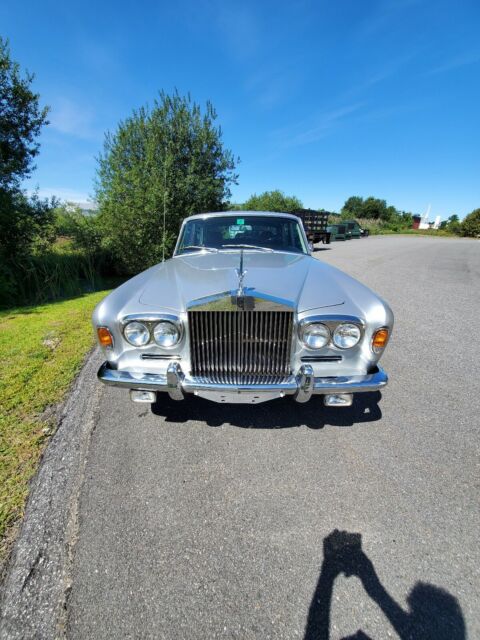 Rolls-Royce Silver Shadow 1972 image number 2