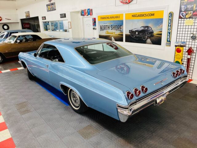 Chevrolet Impala 1965 image number 2