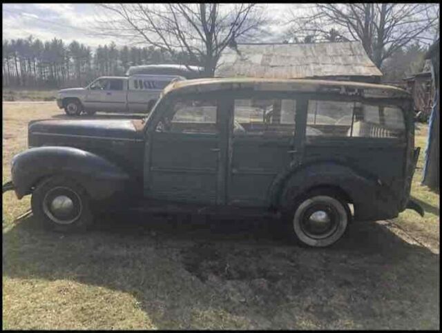 Ford Deluxe 1940 image number 0