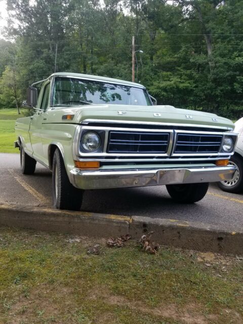 Ford F250 1972 image number 2