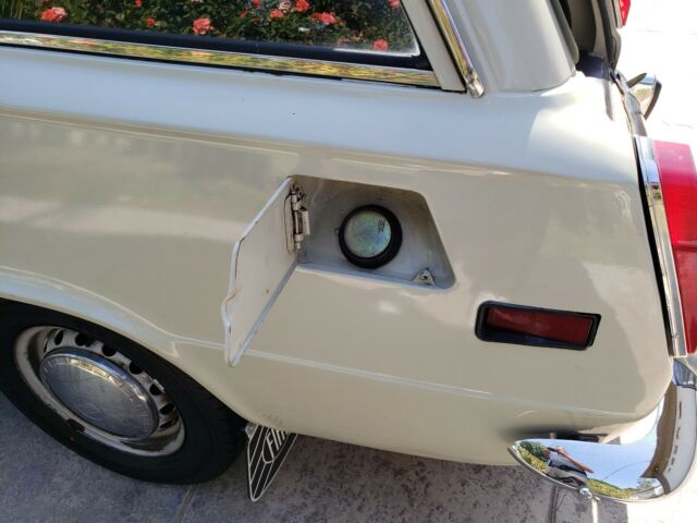 Fiat 124 1972 image number 10