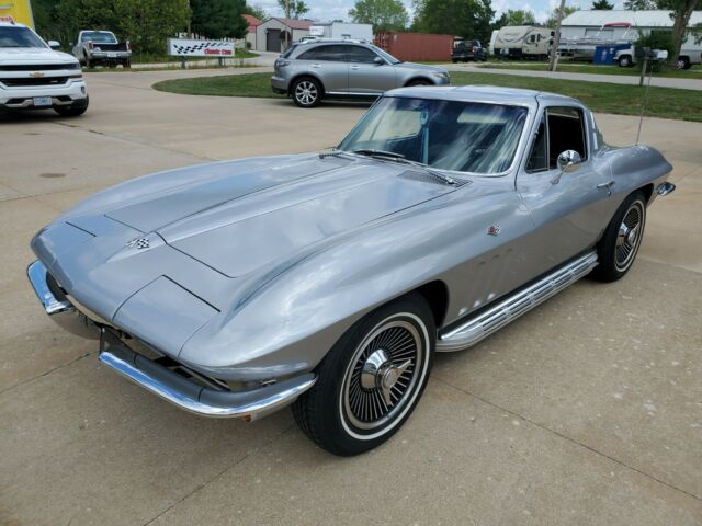 Chevrolet Corvette 1965 image number 0