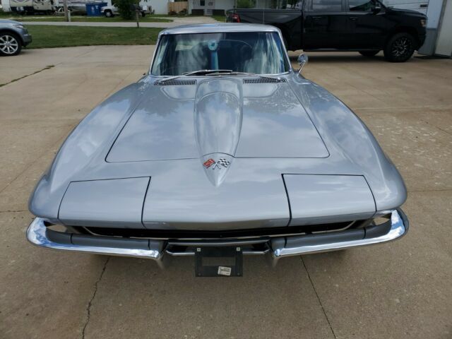 Chevrolet Corvette 1965 image number 2