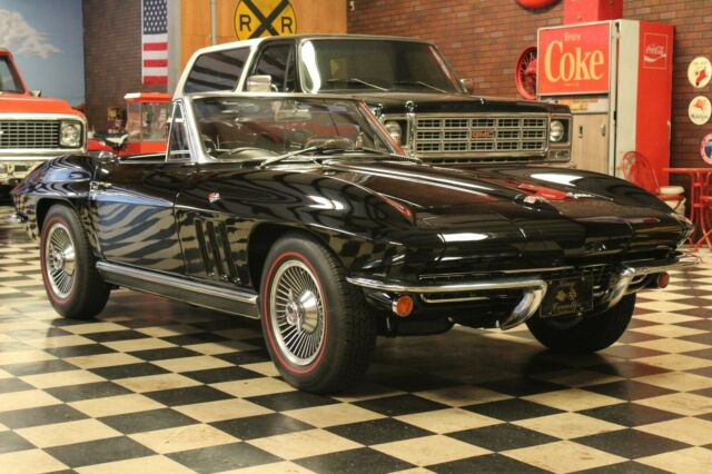 Chevrolet Corvette 1966 image number 0