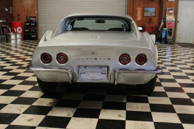 Chevrolet Corvette 1972 image number 19