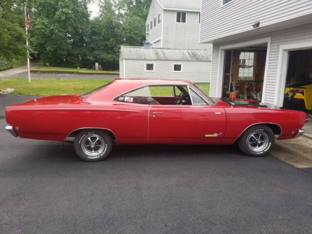 Plymouth Road Runner 1968 image number 1