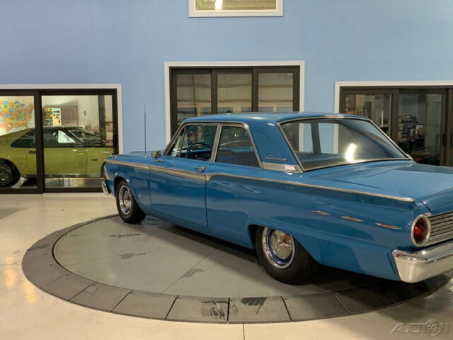 Ford Fairlane 1962 image number 2