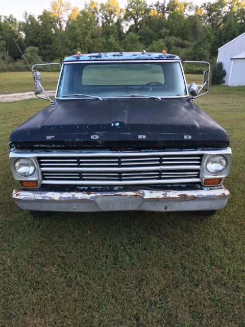 Ford F350 1968 image number 0