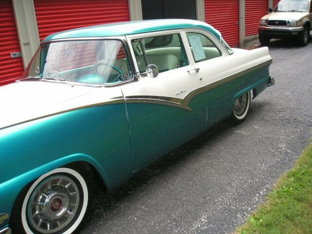 Ford Fairlane 1956 image number 1