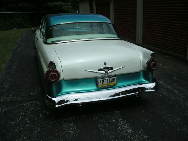 Ford Fairlane 1956 image number 2