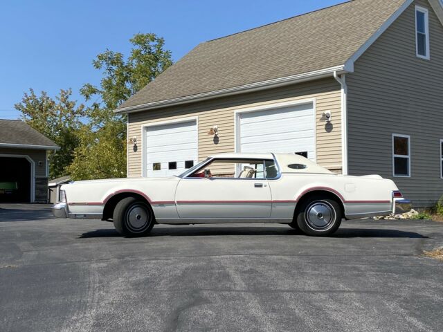 Lincoln Continental Mk IV 1975 image number 13