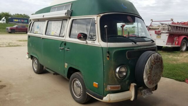 Volkswagen Bus/Vanagon 1971 image number 2