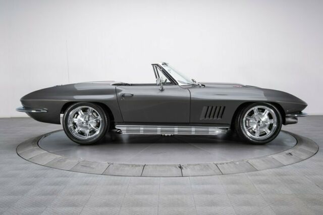 Chevrolet Corvette 1967 image number 12