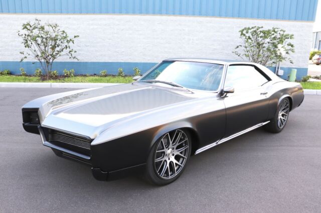 Buick Riviera 1967 image number 0