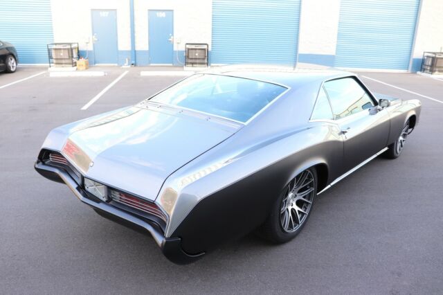 Buick Riviera 1967 image number 27