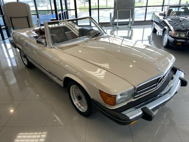 Mercedes-Benz SL-Class 1974 image number 31