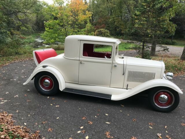 Ford Coupe 1931 image number 24