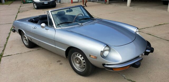 Alfa Romeo Spider 1973 image number 0