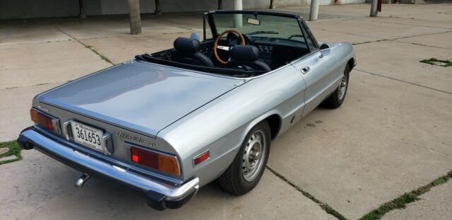 Alfa Romeo Spider 1973 image number 26