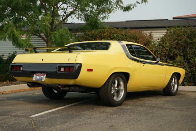 Plymouth Road Runner 1973 image number 16