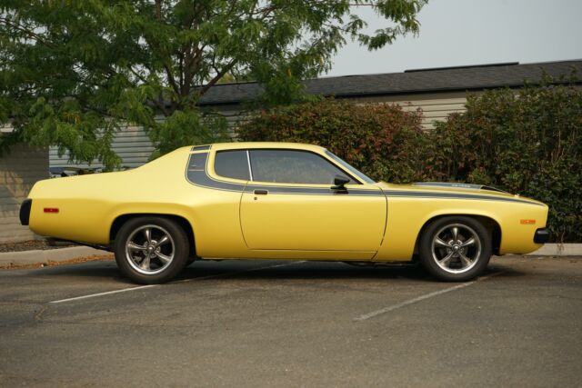 Plymouth Road Runner 1973 image number 18