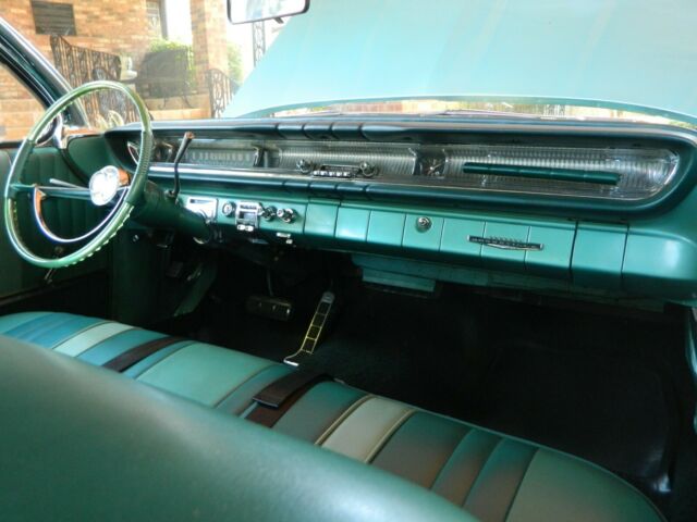 Pontiac Bonneville 1961 image number 20